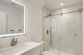 Lafollette Home: Community Pool & Mountain Views!