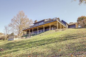 Lafollette Home: Community Pool & Mountain Views!