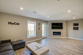 Lafollette Home: Community Pool & Mountain Views!