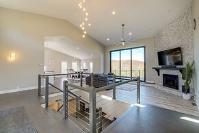 Lafollette Home: Community Pool & Mountain Views!