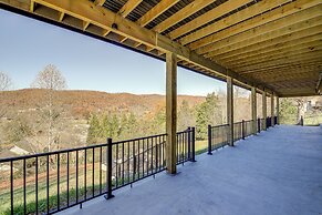 Lafollette Home: Community Pool & Mountain Views!