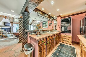 Cloudcroft Home w/ Fireplace Near Downtown!