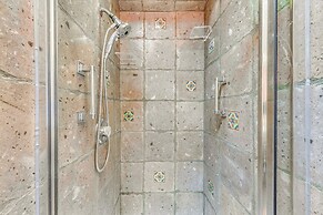 Cloudcroft Home w/ Fireplace Near Downtown!