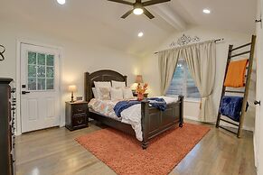 Updated Granbury Home in Historic District!