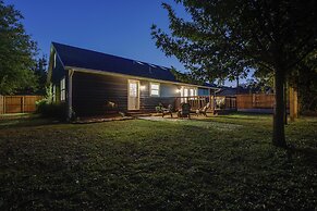 Updated Granbury Home in Historic District!