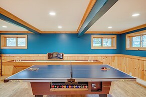 Hunter Mountain Home w/ Game Room: 1 Mi to Skiing!