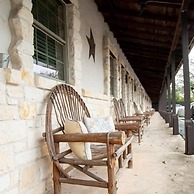 Country Inn & Cottages