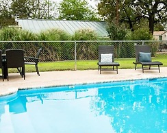 Country Inn & Cottages