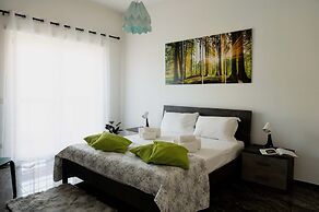 Home Big CrIré at '724