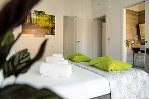 Home Big CrIré at '724