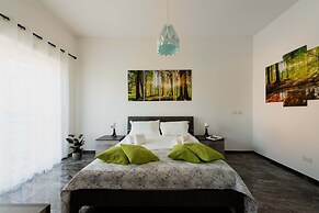 Home Big CrIré at '724