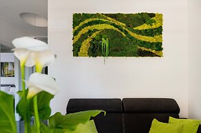 Home Big CrIré at '724