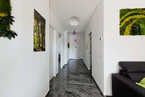 Home Big CrIré at '724