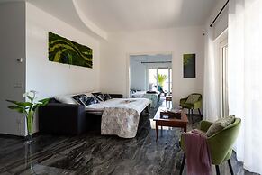 Home Big CrIré at '724