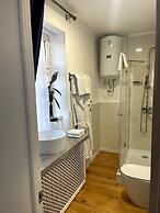 Family Guest House & Hostel