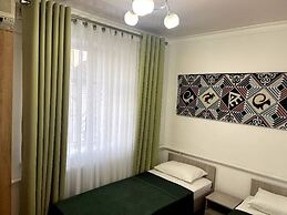 Family Guest House & Hostel