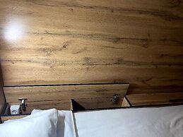 Family Guest House & Hostel