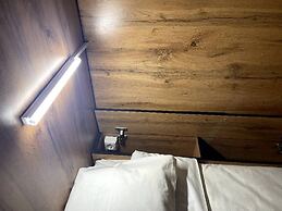 Family Guest House & Hostel