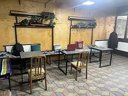 Family Guest House & Hostel