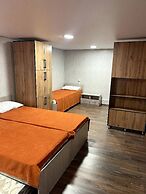 Family Guest House & Hostel