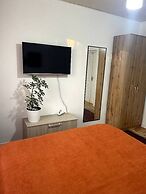 Family Guest House & Hostel