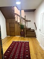 Family Guest House & Hostel