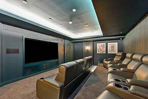 Prestigious & Luxury 2-bed Apartment in Slough