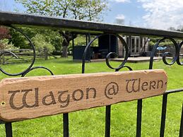 1 Bed Converted Railway Wagon Near Crickhowell