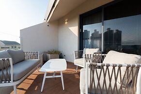 Huge Pampering Villa 5 BR with Jacuzzi