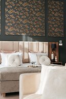 White Lotus - LoftAffair Collection