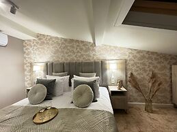 White Lotus - LoftAffair Collection