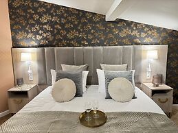 White Lotus - LoftAffair Collection