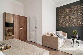 White Lotus - LoftAffair Collection