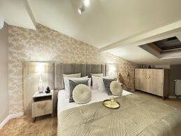 White Lotus - LoftAffair Collection