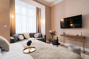 White Lotus - LoftAffair Collection