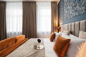 White Lotus - LoftAffair Collection