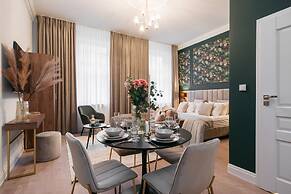 White Lotus - LoftAffair Collection