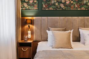 White Lotus - LoftAffair Collection