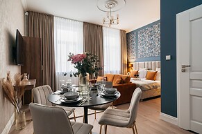 White Lotus - LoftAffair Collection