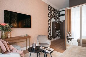 White Lotus - LoftAffair Collection