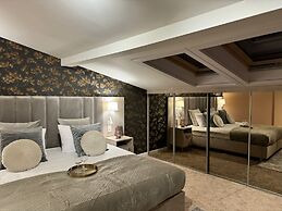 White Lotus - LoftAffair Collection