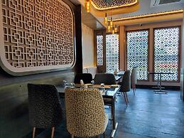 Royal Lakshmi Palace