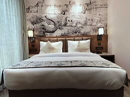 Royal Lakshmi Palace