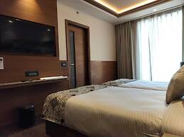 Royal Lakshmi Palace