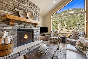 Fall River Retreat - Monthly Long-term Vacation Rental 3 Bedroom Townh