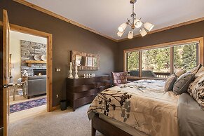 Fall River Retreat - Monthly Long-term Vacation Rental 3 Bedroom Townh