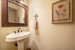 Fall River Retreat - Monthly Long-term Vacation Rental 3 Bedroom Townh