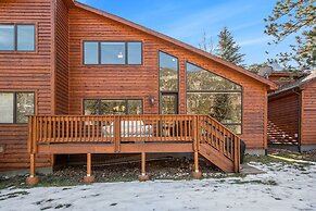 Fall River Retreat - Monthly Long-term Vacation Rental 3 Bedroom Townh