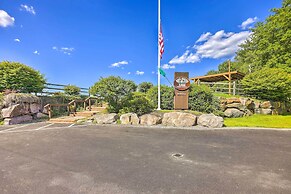 Pool, Tennis & More: Gouldsboro Getaway!