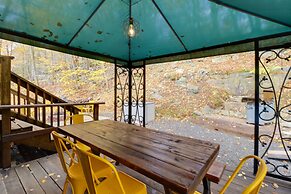 Pool, Tennis & More: Gouldsboro Getaway!